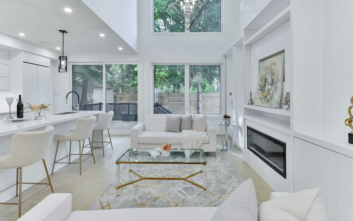 Bright, spotless luxury living room